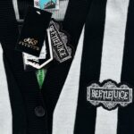 Beetlejuice Sweter Paski Kardigan Unisex Czarny Biały S EU 36 - zdjęcie 2