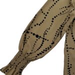 Bluzka Damska Bufiaste Rękawy Wzór Beżowa M 38 EU - zdjęcie 2