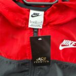 Nike Kurtka Sportowa Dziecięca Czerwono-Czarna M 137-147 CM - zdjęcie 2