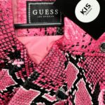 GUESS Kurtka Damska Różowa Wzór Wężowy M - zdjęcie 3